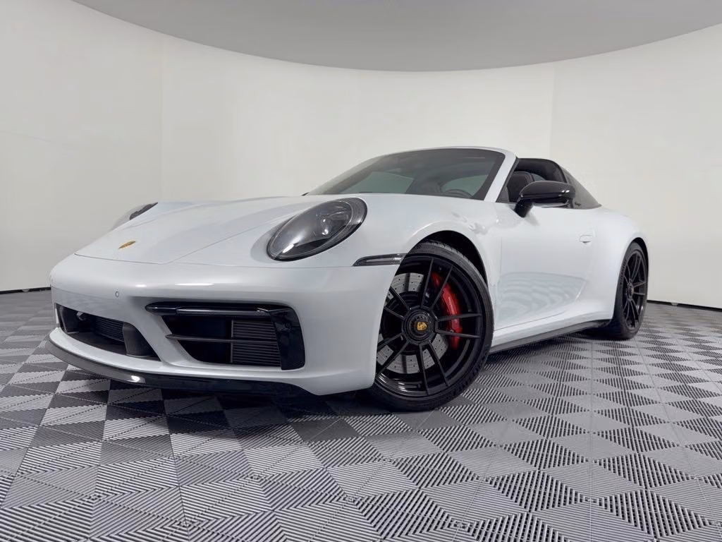 
           
        2024 Porsche 911
