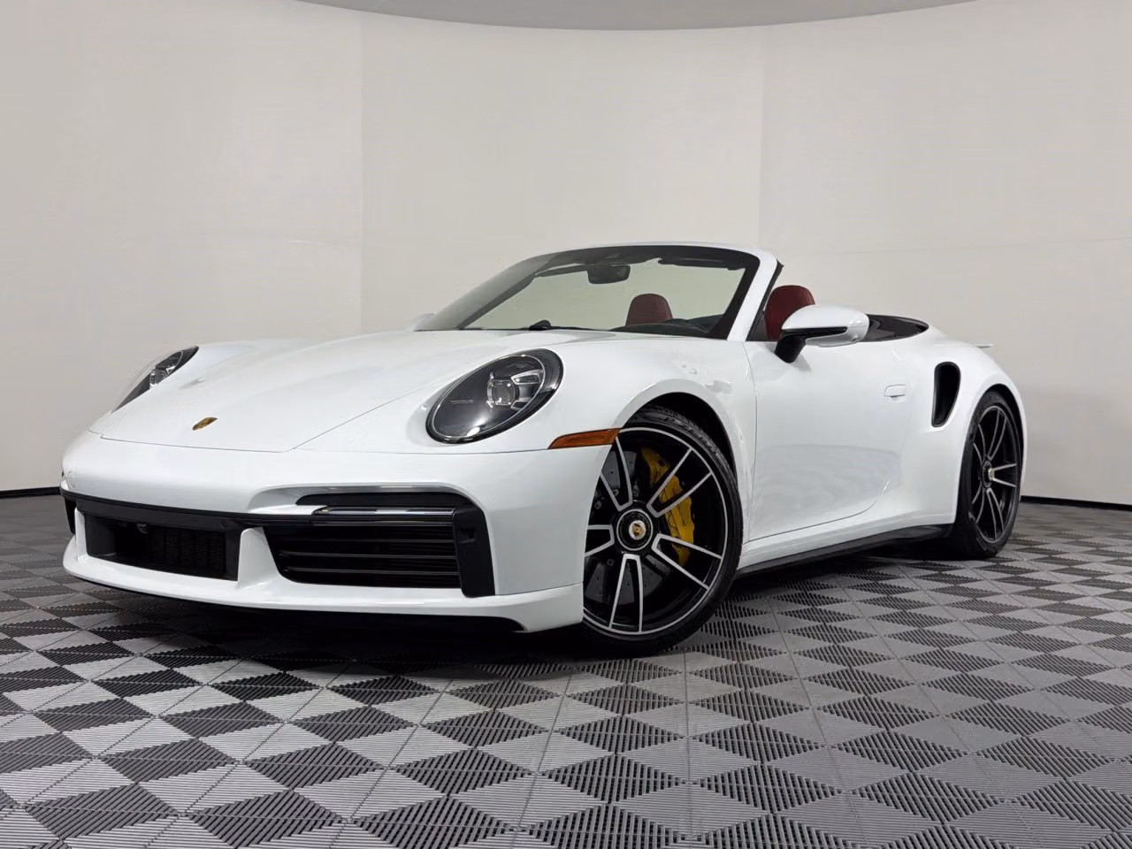
           
        2021 Porsche 911