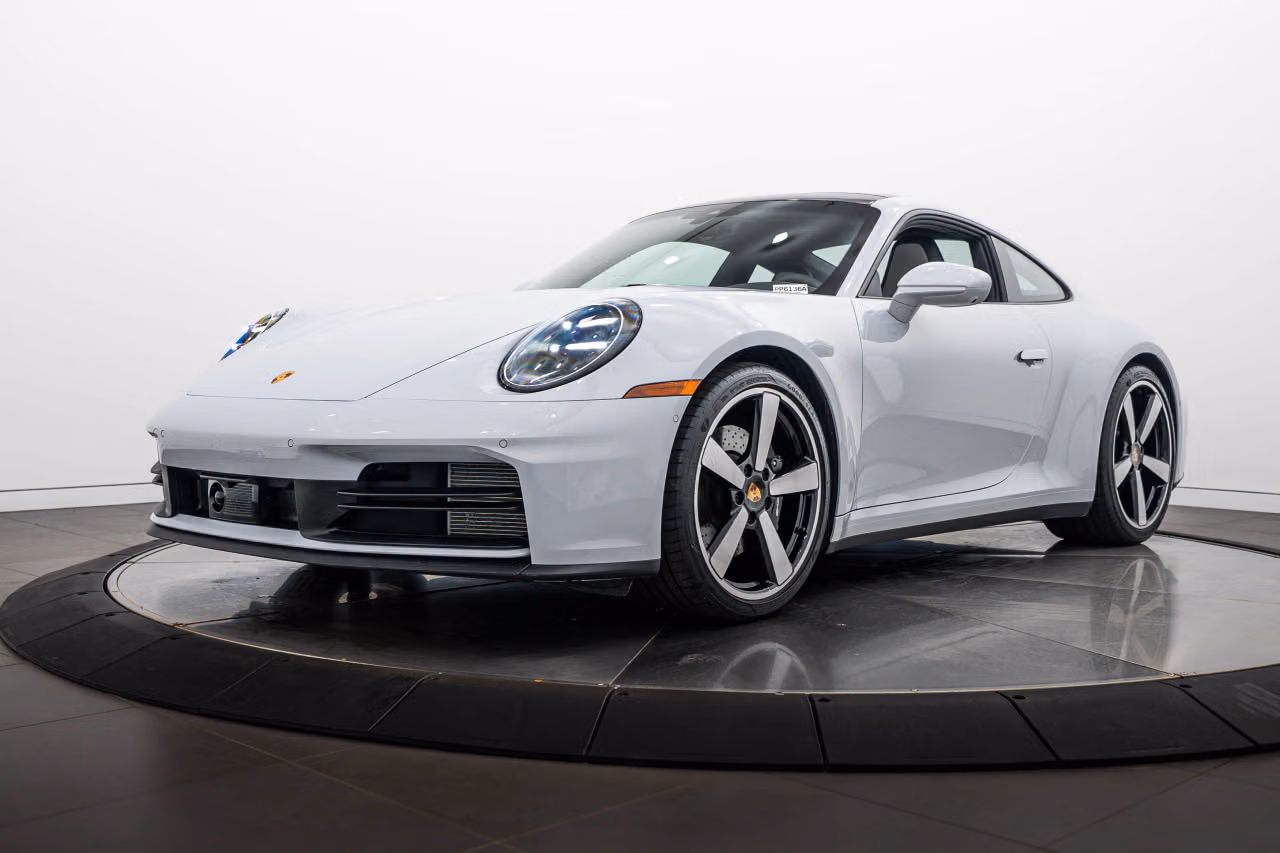 
           
        2025 Porsche 911