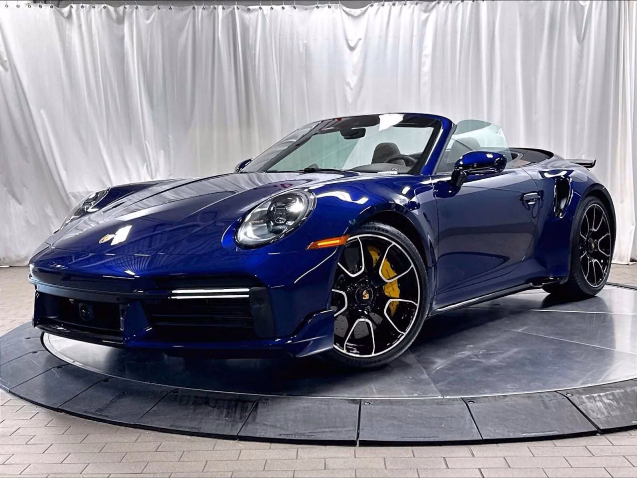 
           
        2022 Porsche 911