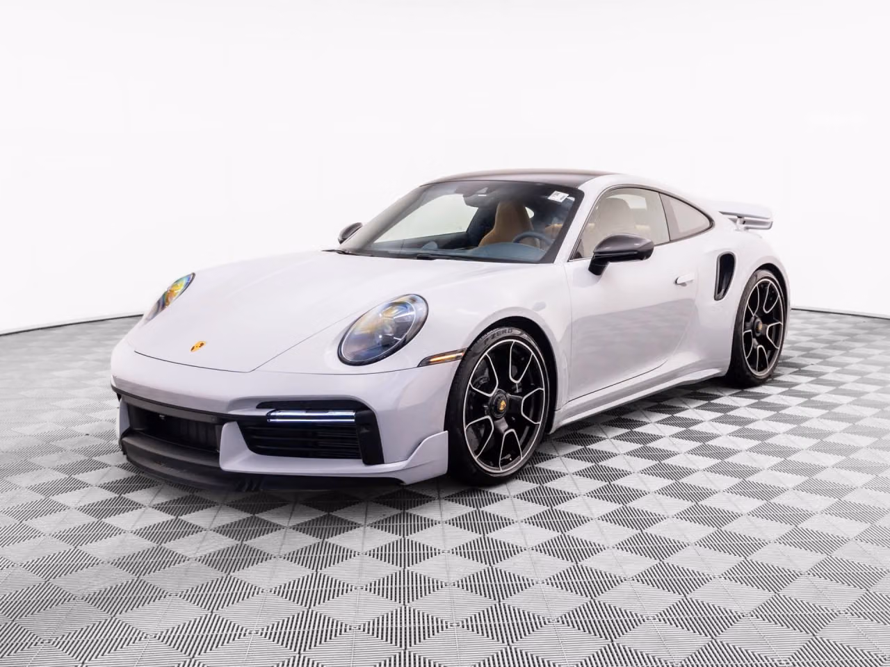 
           
        2024 Porsche 911