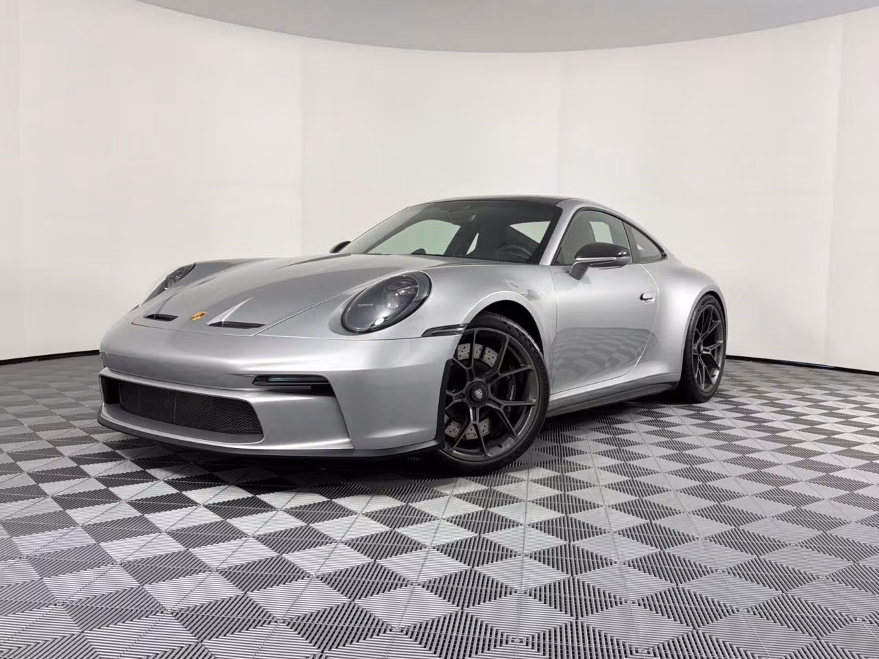 
           
        2023 Porsche 911