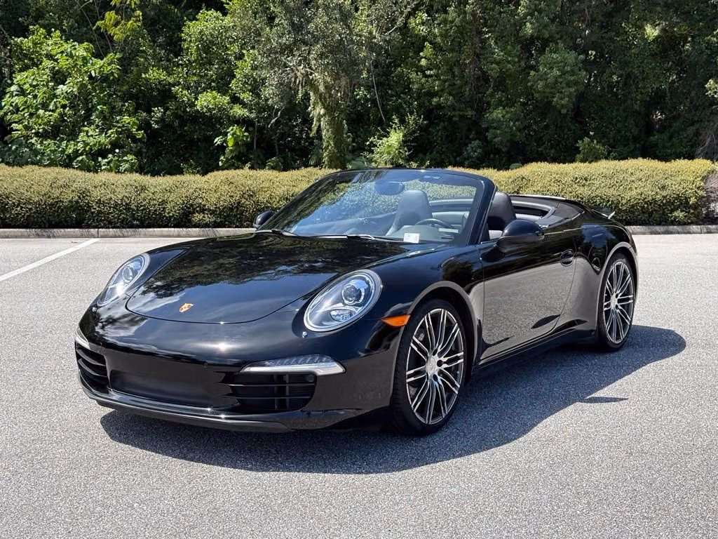 
           
        2015 Porsche 911