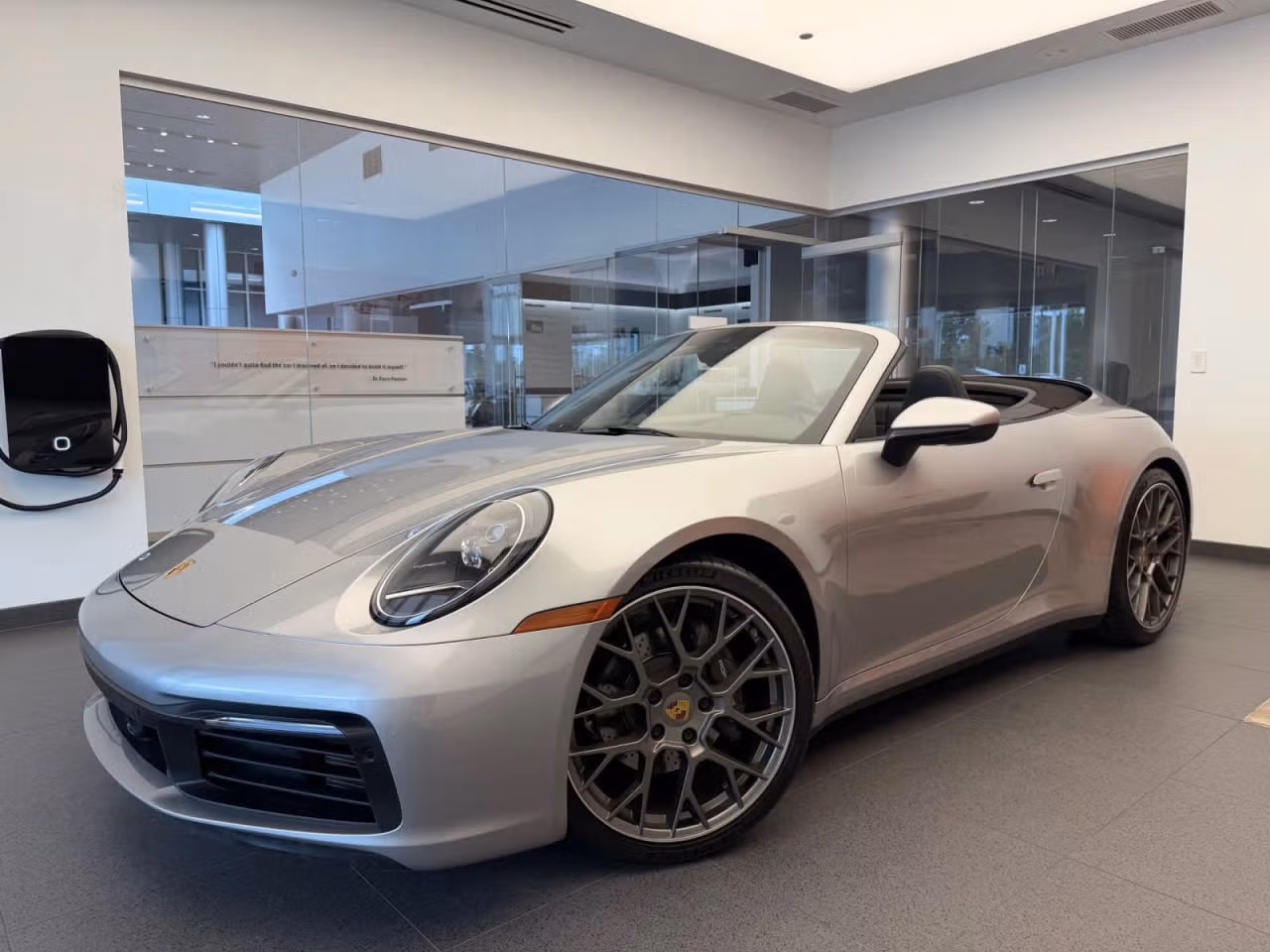 
           
        2020 Porsche 911