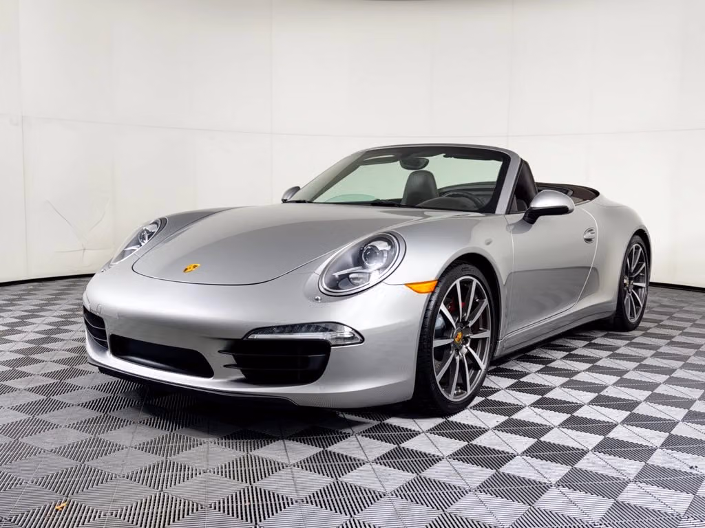 
           
        2013 Porsche 911