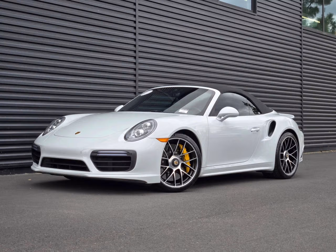 
           
        2019 Porsche 911