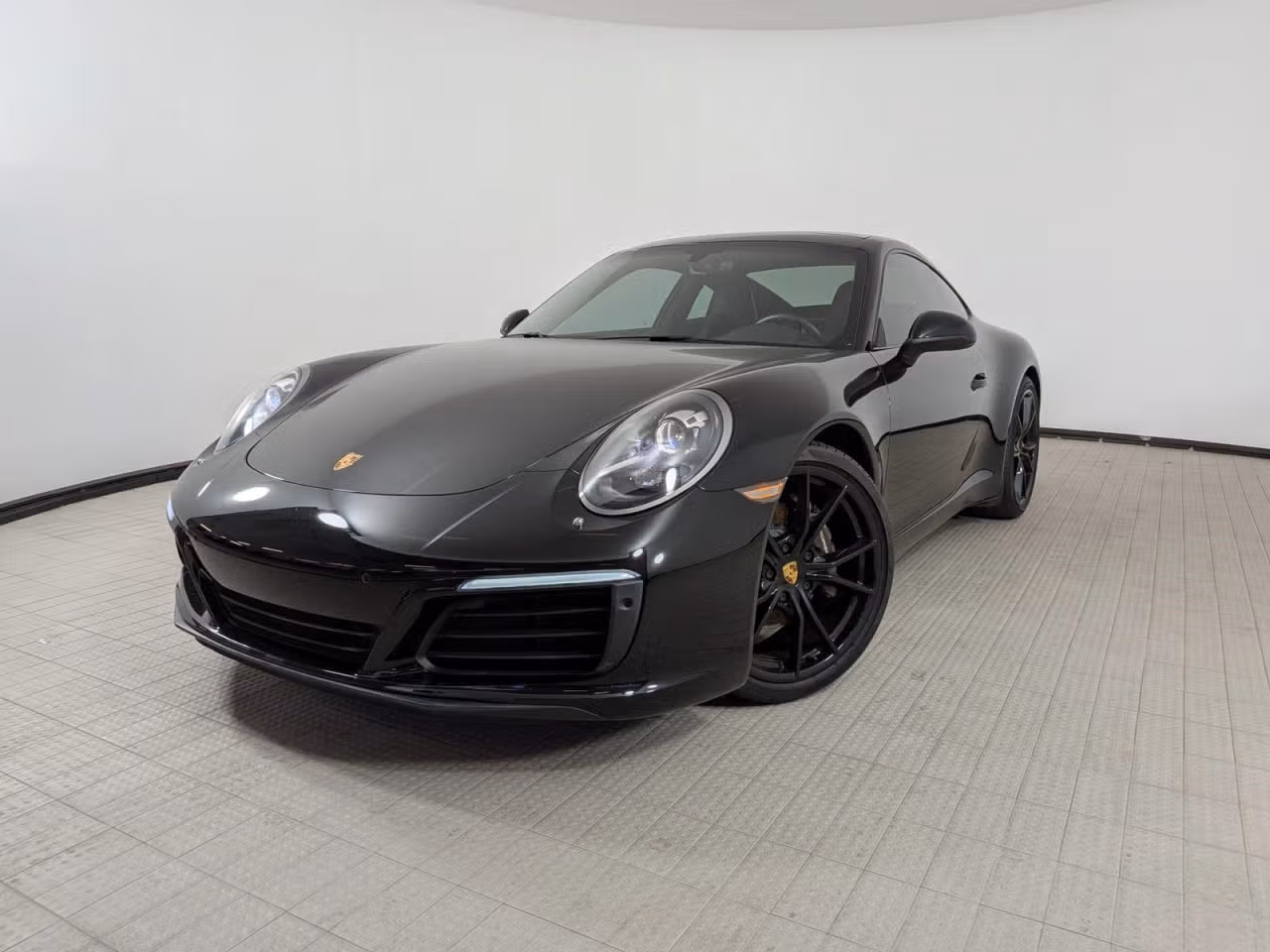 
           
        2017 Porsche 911
