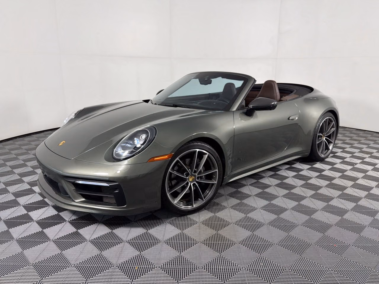 
           
        2023 Porsche 911
