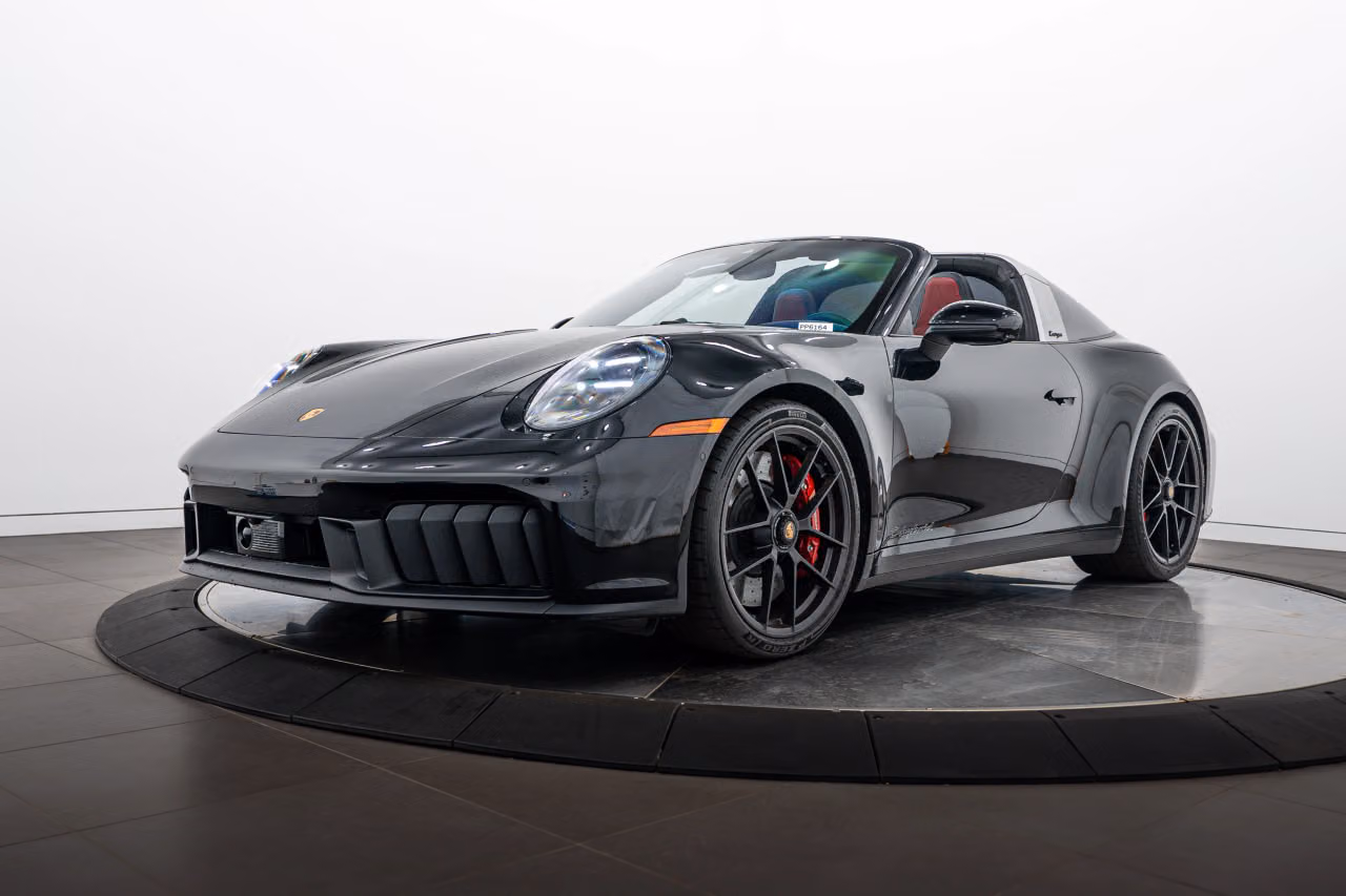 
           
        2025 Porsche 911