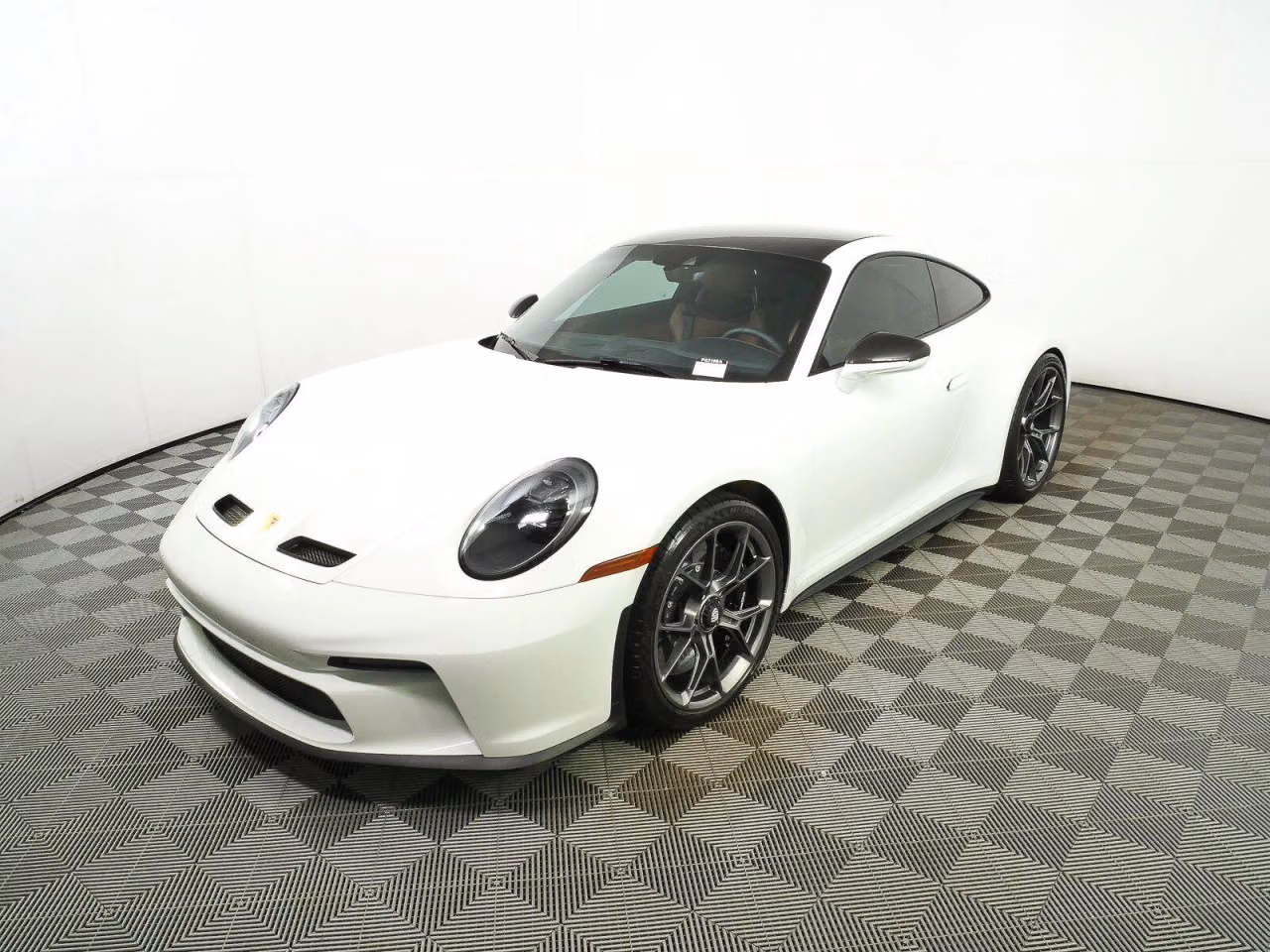 
           
        2024 Porsche 911
