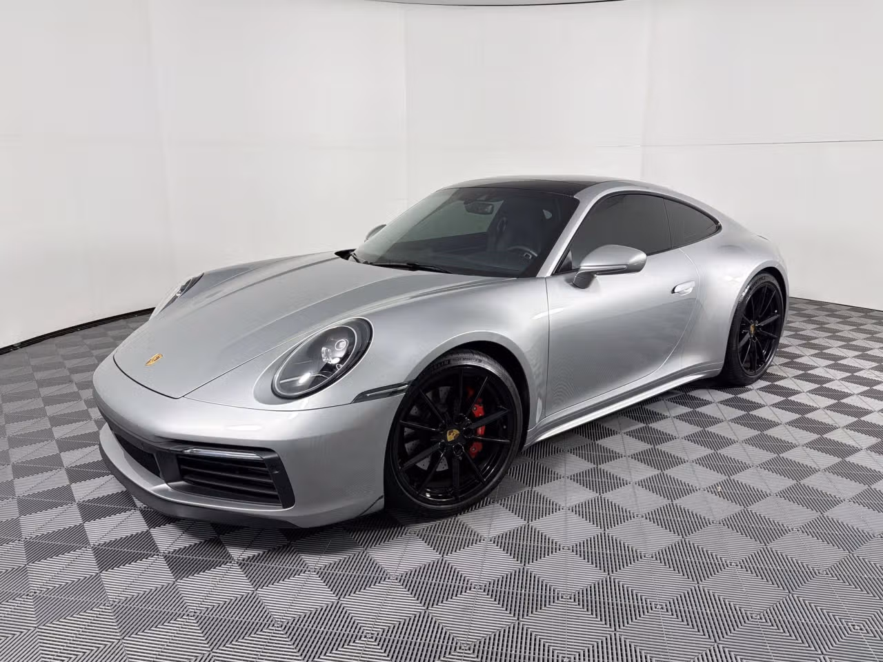 
           
        2020 Porsche 911