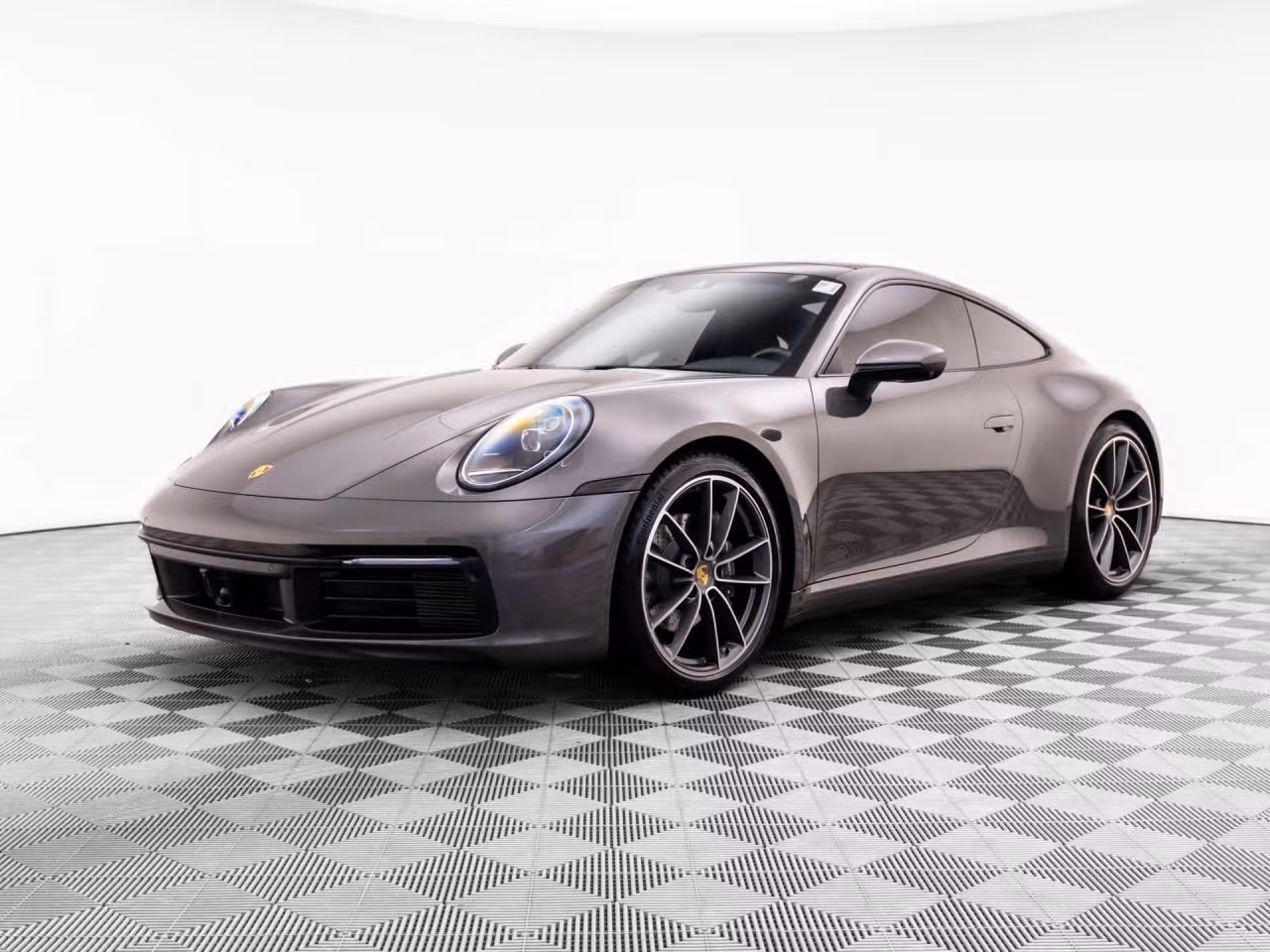 
           
        2024 Porsche 911