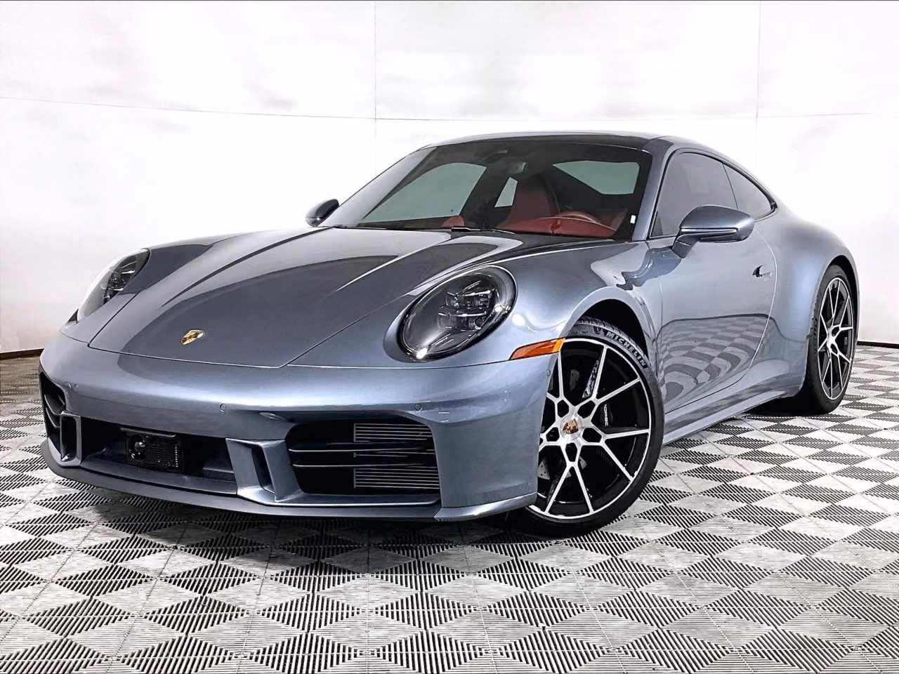 
           
        2025 Porsche 911
