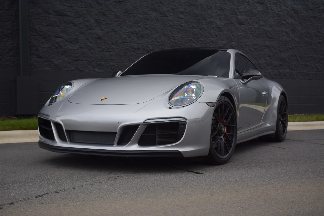 
           
        2018 Porsche 911