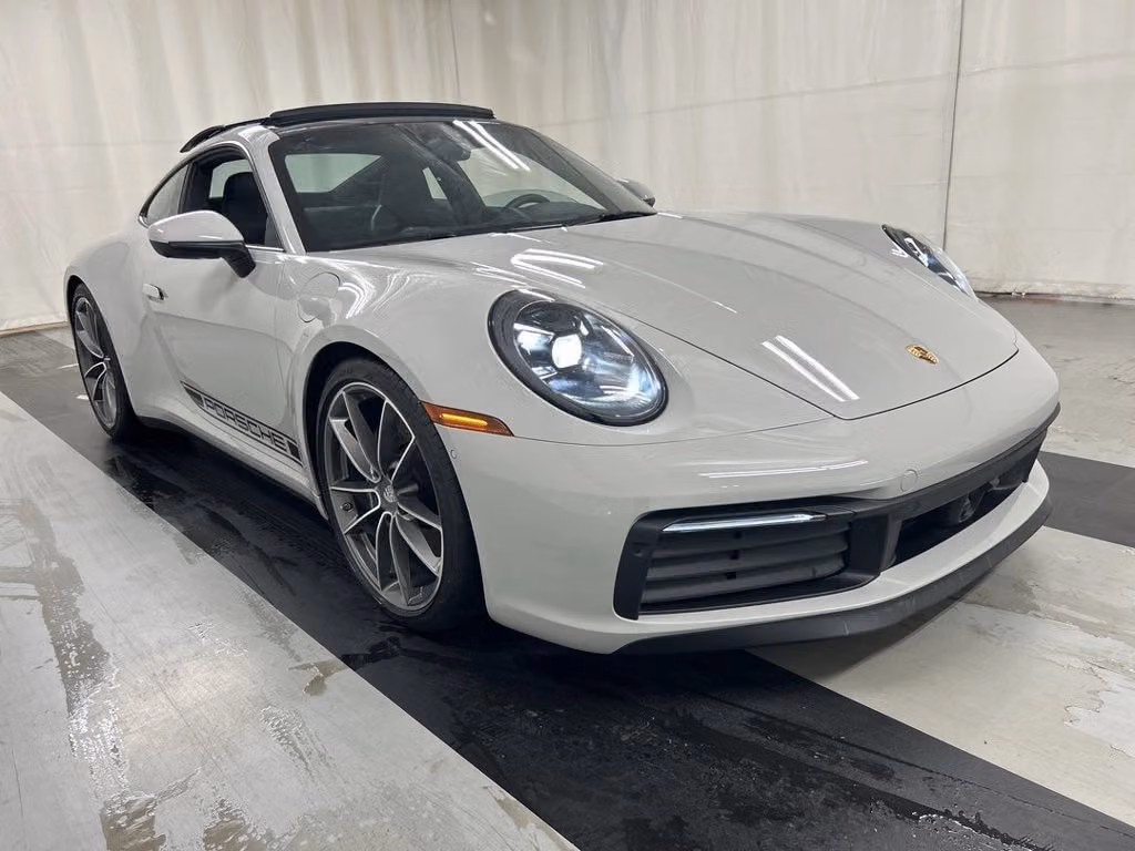 
           
        2024 Porsche 911