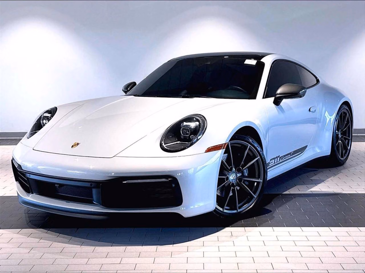 
           
        2024 Porsche 911