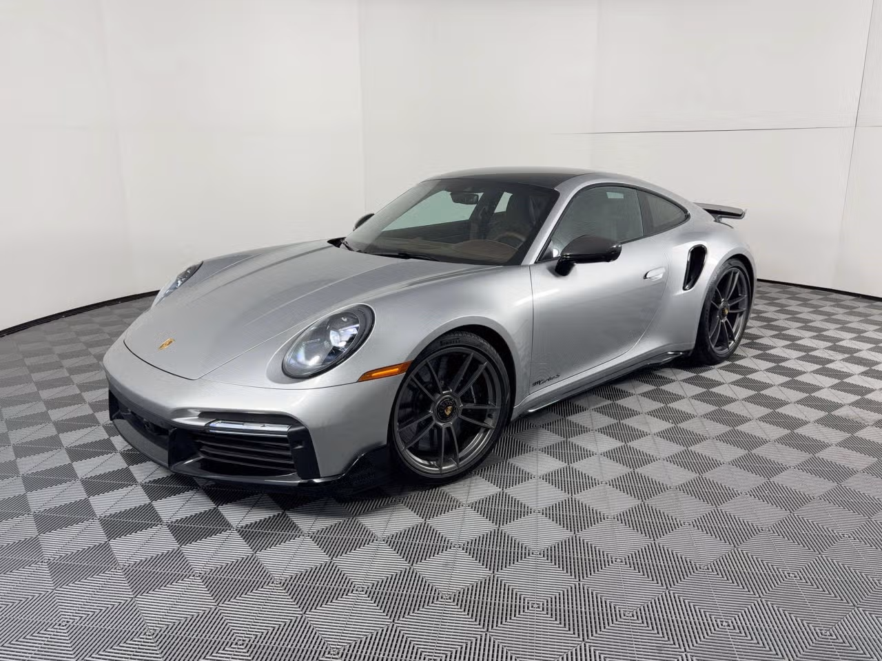 
           
        2025 Porsche 911