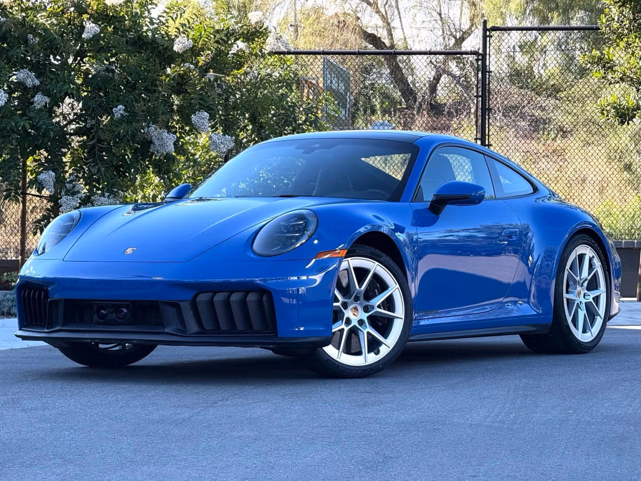 
           
        2025 Porsche 911