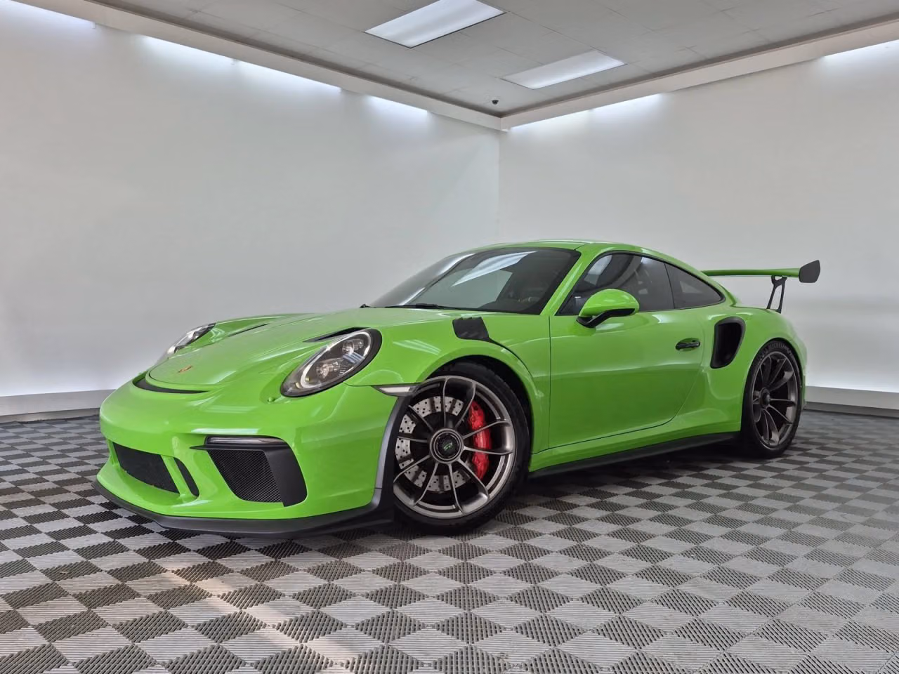 
           
        2019 Porsche 911