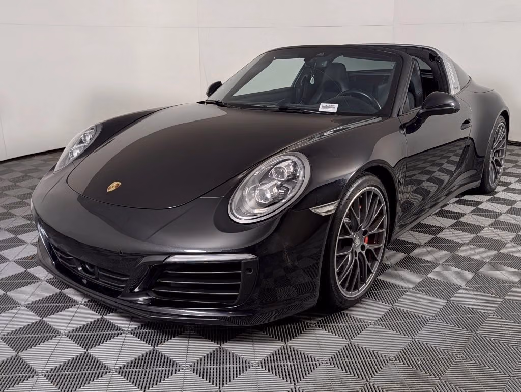 
           
        2019 Porsche 911