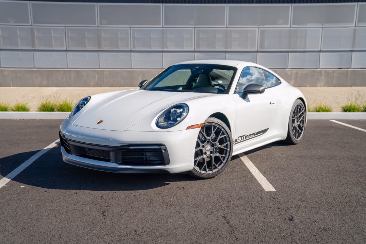 
           
        2024 Porsche 911