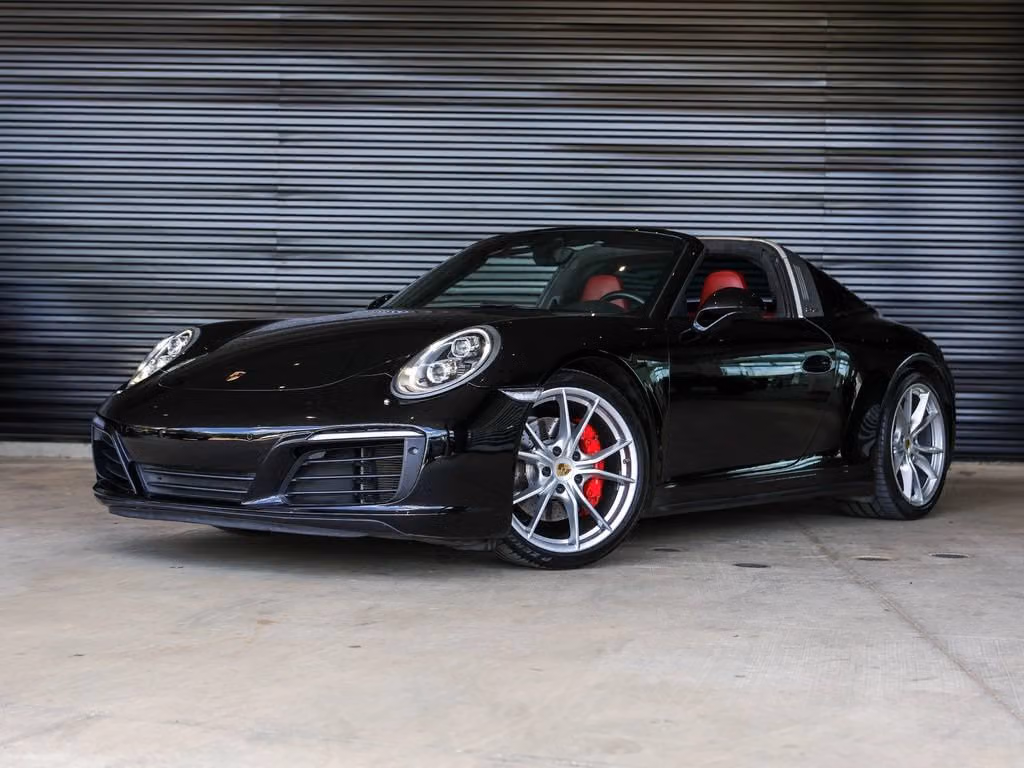 
           
        2017 Porsche 911