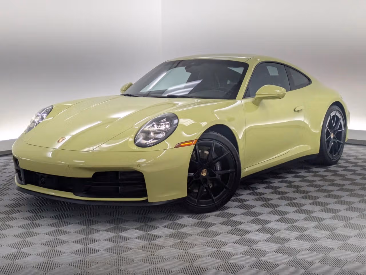 
           
        2025 Porsche 911