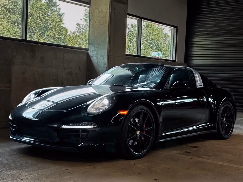 
           
        2016 Porsche 911