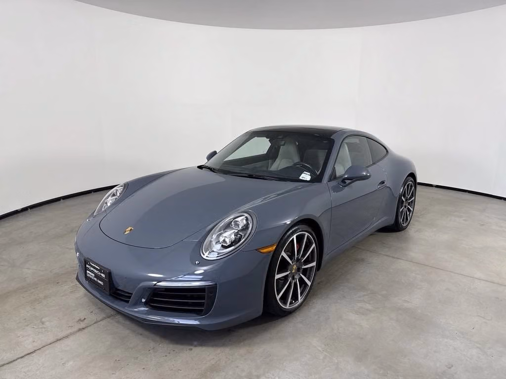 
           
        2017 Porsche 911