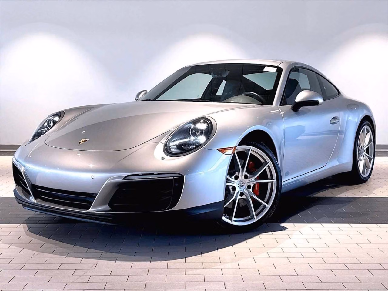 
           
        2017 Porsche 911