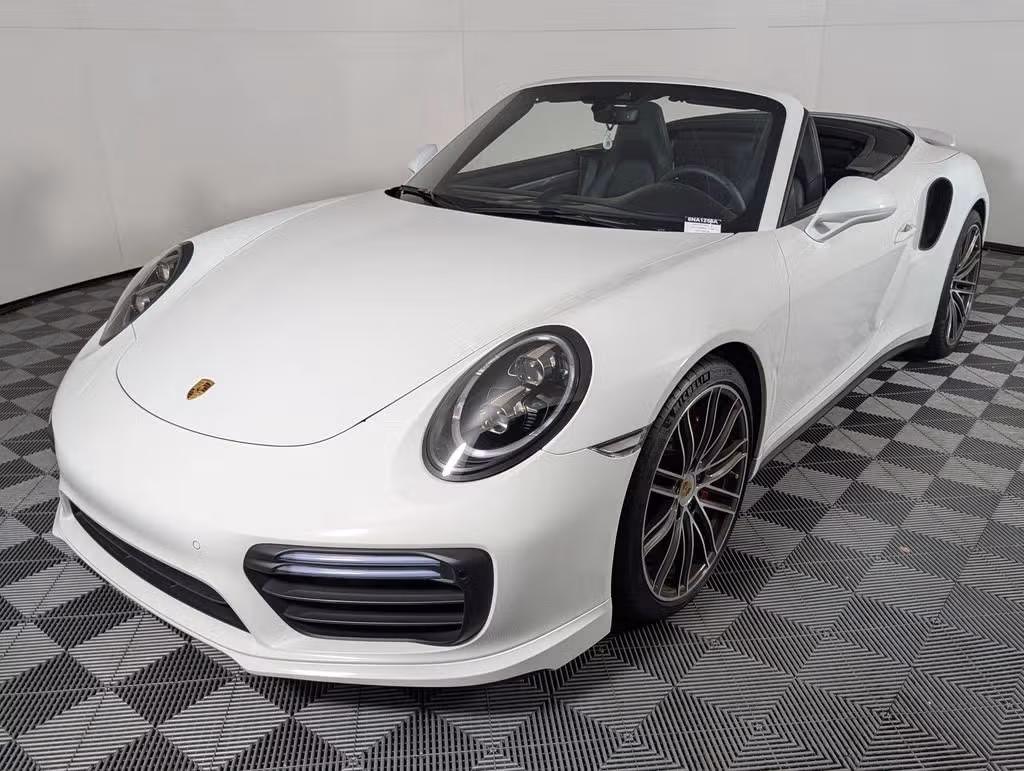 
           
        2019 Porsche 911