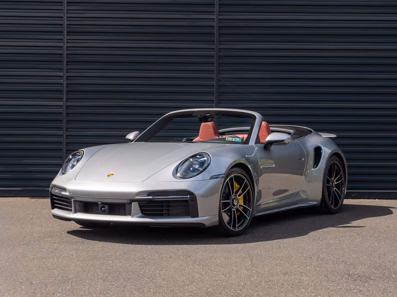 
           
        2024 Porsche 911