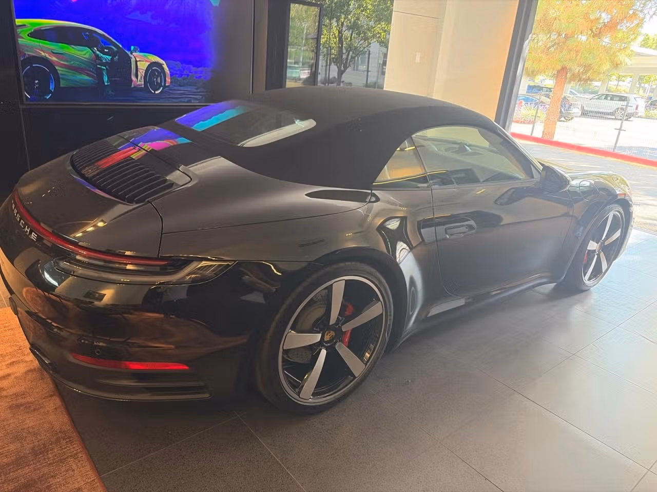 
           
        2024 Porsche 911