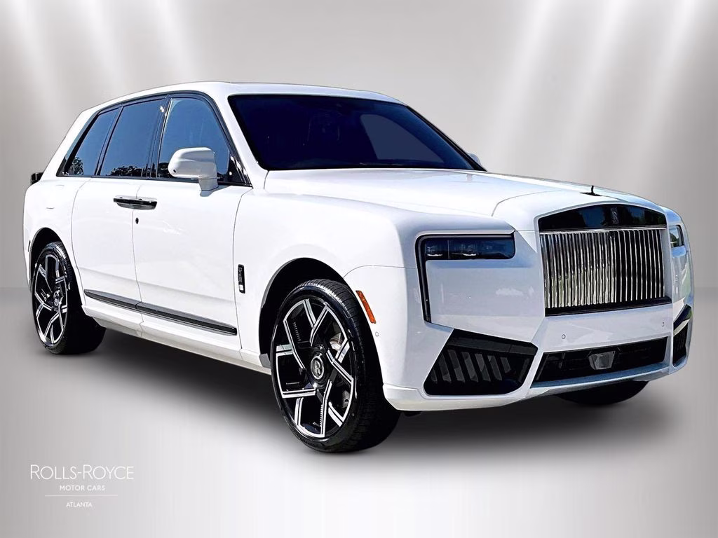 mph001_1251459067_sla33ha09vu236977_2027_rolls_royce_black_badge_cullinan_english_white_2_113406_98d356ebea