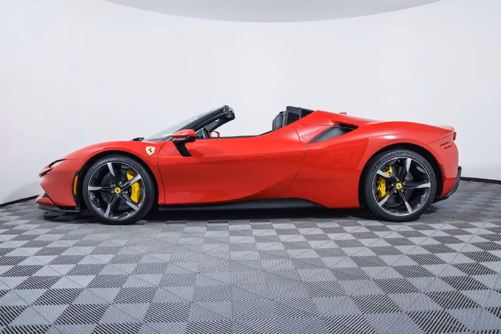 
           
        2024 Ferrari SF90