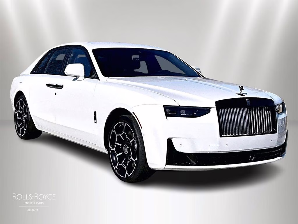 mph001_1525761260_sca33gz05tu234283_2026_rolls_royce_black_badge_ghost_english_white_2_109366_f0474a9bf5