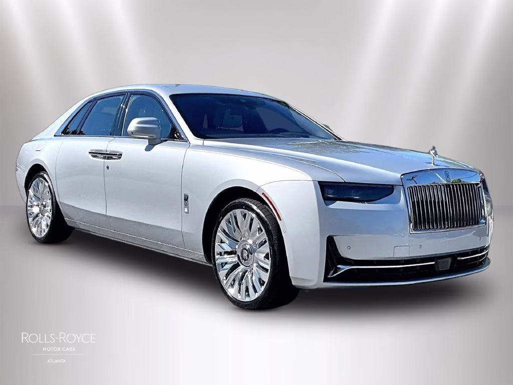 mph001_1572494351_sca23gz09vu237847_2027_rolls_royce_ghost_silver_2_114454_259d06cb31