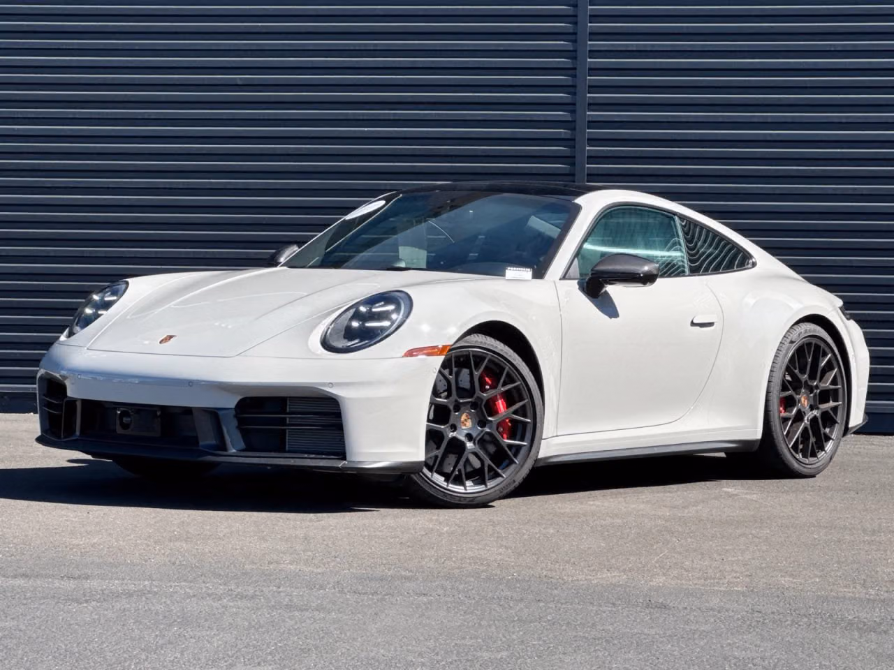 
           
        2025 Porsche 911