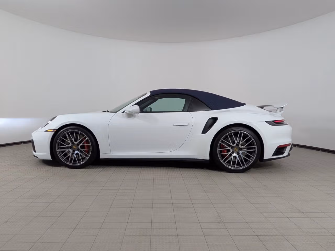 
           
        2024 Porsche 911