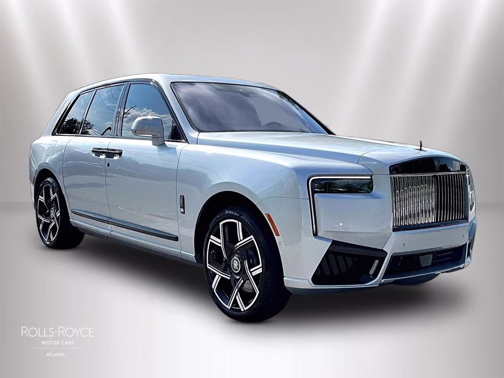 mph001_2708293939_sla33ha02vu237078_2027_rolls_royce_black_badge_cullinan_silver_2_112798_993cf9682e