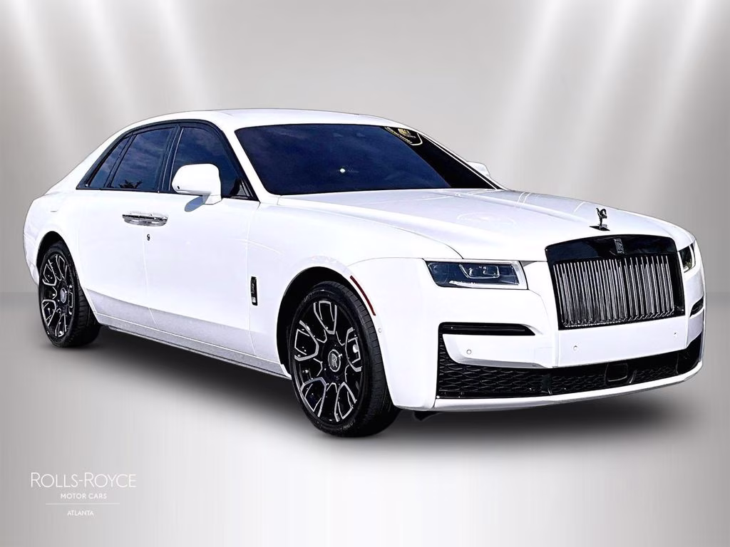 mph001_3076551199_scatd6c00ru222292_2024_rolls_royce_black_badge_ghost_arctic_white_2_112760_9587174916
