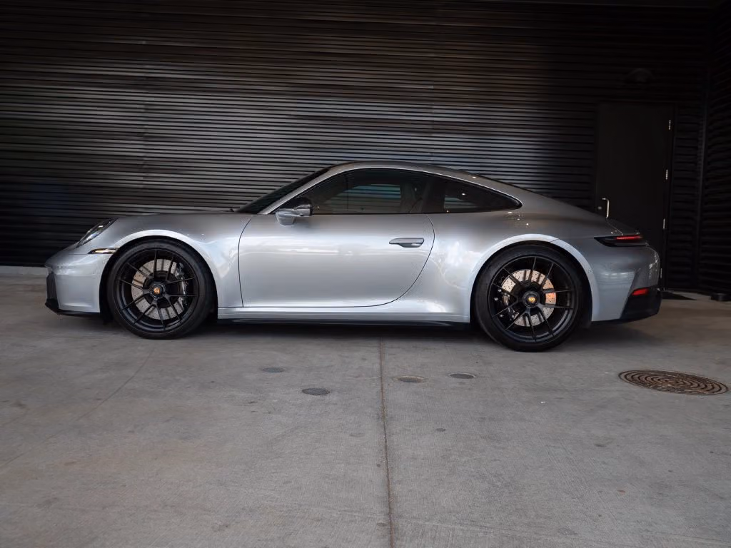 
           
        2026 Porsche 911