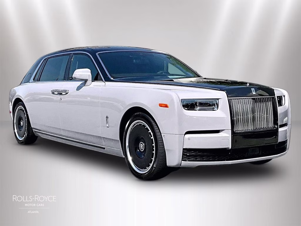 mph001_3890140849_sca43he08vu236970_2027_rolls_royce_phantom_ewb_two_tone_tempest_grey_wblack_diamond_2_112726_0e8ec8e390
