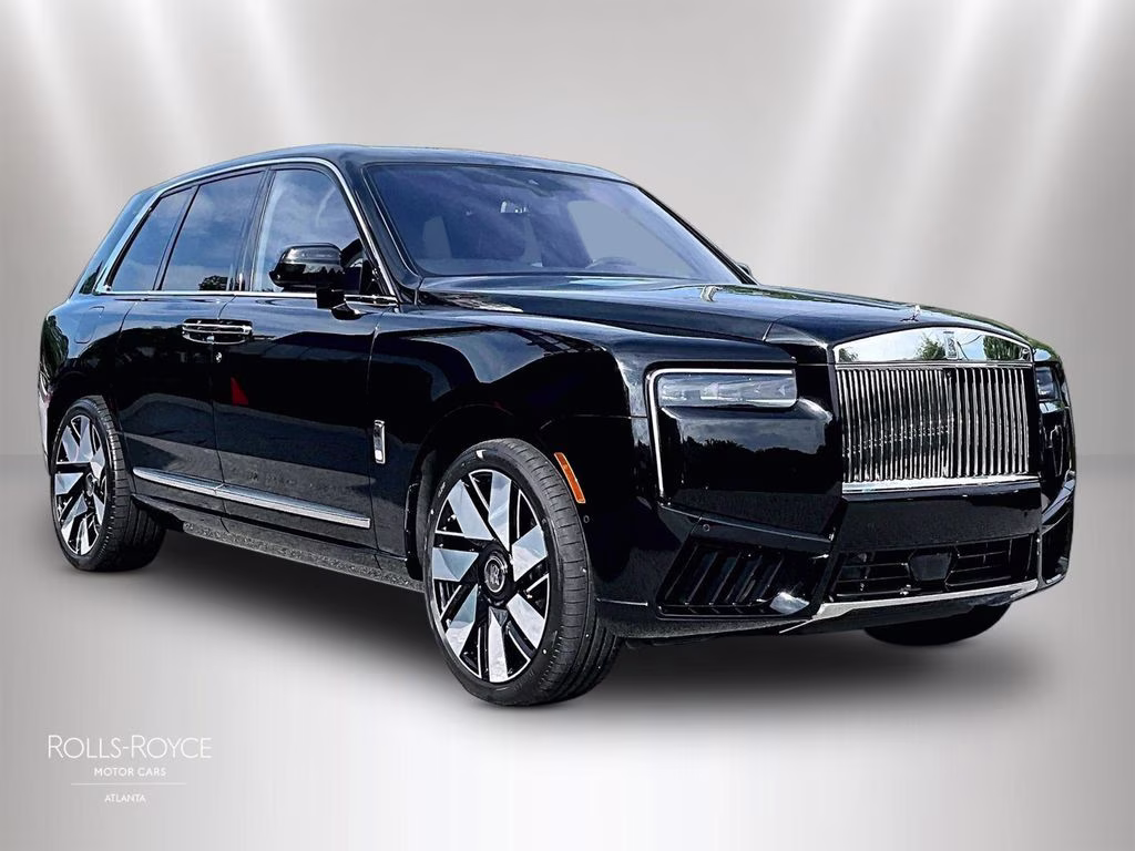 mph001_829114794_sla23ha09vu236991_2027_rolls_royce_cullinan_black_diamond_2_112053_86a15c367d