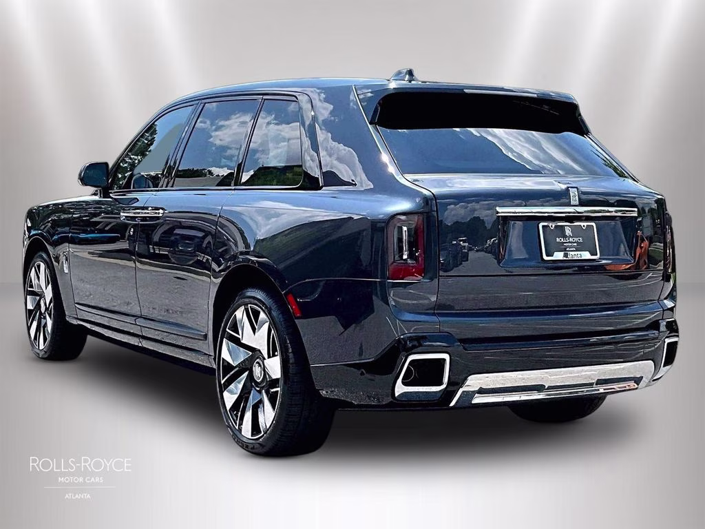 mph002_1195943597_sla23ha02vu236797_2027_rolls_royce_cullinan_darkest_tungsten_3_111455_9b1838fd88