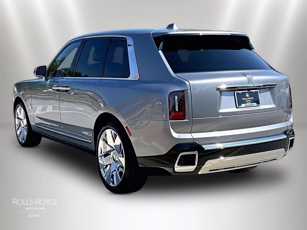 mph002_1577926787_sla13ha02tu235142_2026_rolls_royce_cullinan_jubilee_silver_3_109625_1049ebced4