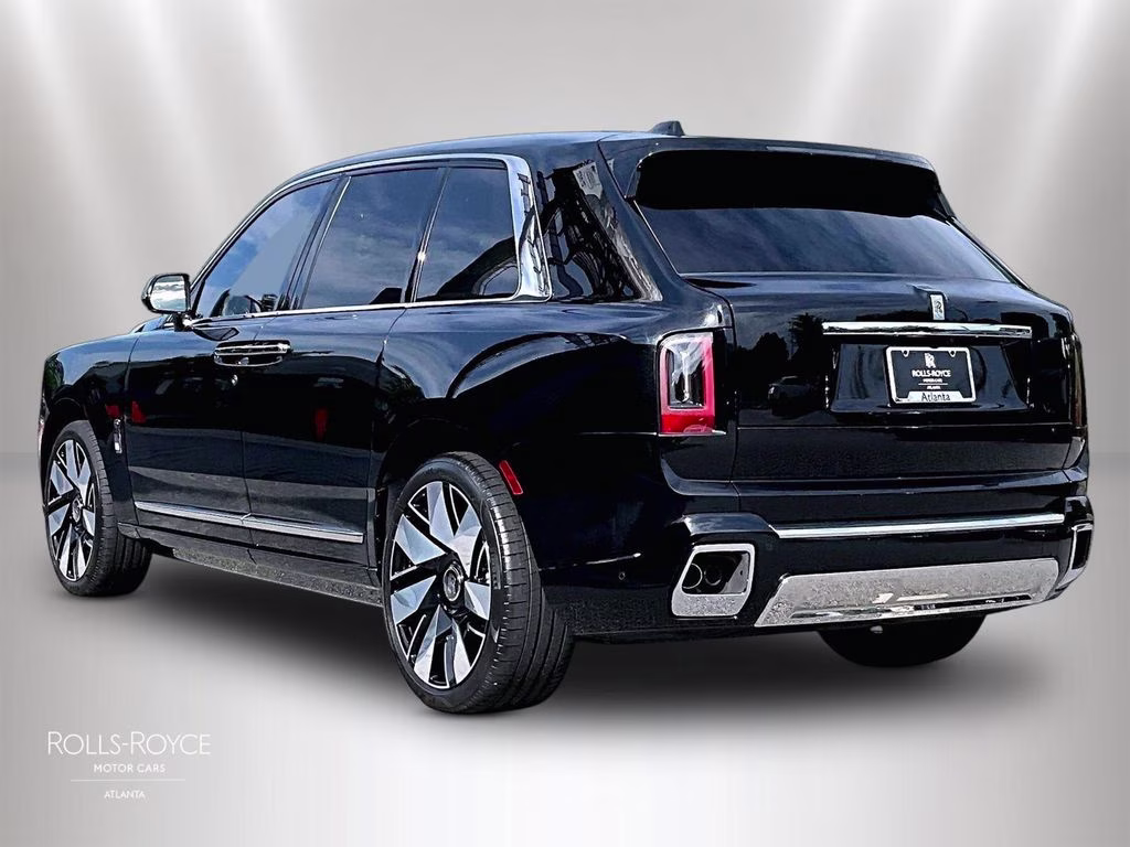mph002_1671625386_sla23ha09vu236991_2027_rolls_royce_cullinan_black_diamond_3_112053_96692384f5