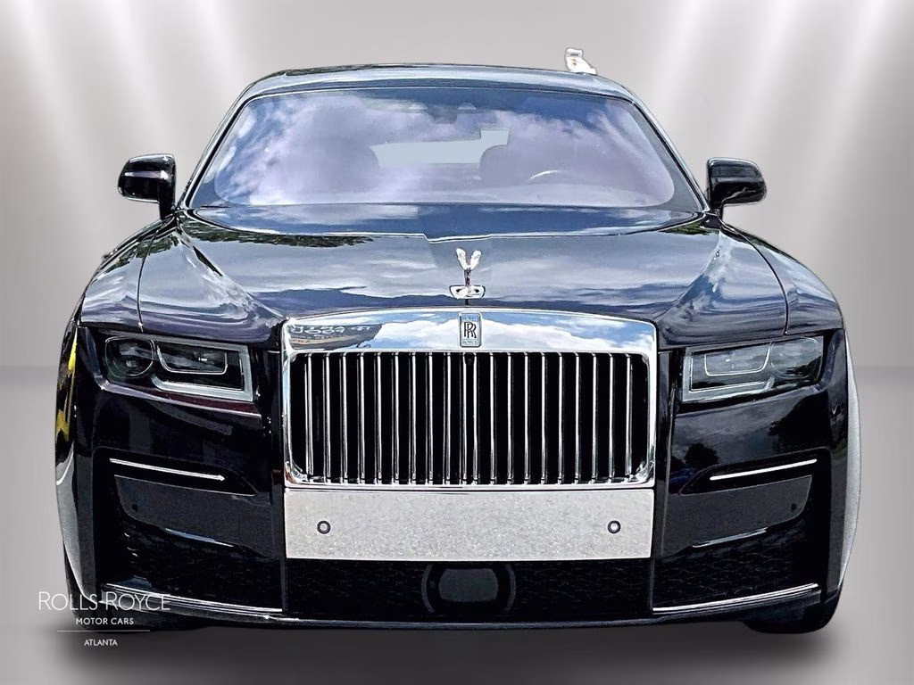 mph002_1889262799_scatv0c0xnu214253_2022_rolls_royce_ghost_bespoke_options_black_3_111719_904203fb94