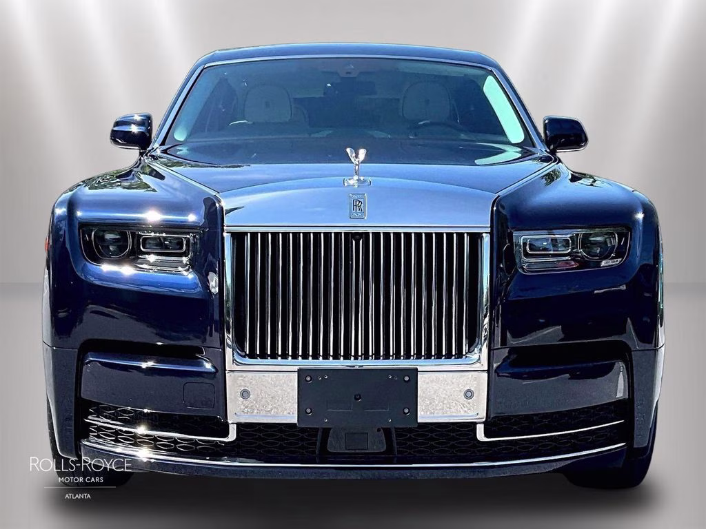 mph002_2408036515_sca13he05tu233685_2026_rolls_royce_phantom_midnight_sapphire_3_113105_0f23d0965d
