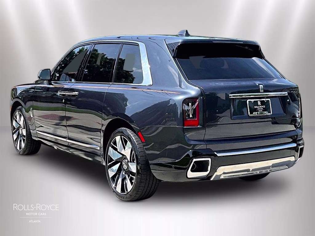 mph002_2811592047_sla23ha05vu236616_2027_rolls_royce_cullinan_darkest_tungsten_3_111719_177877f44a